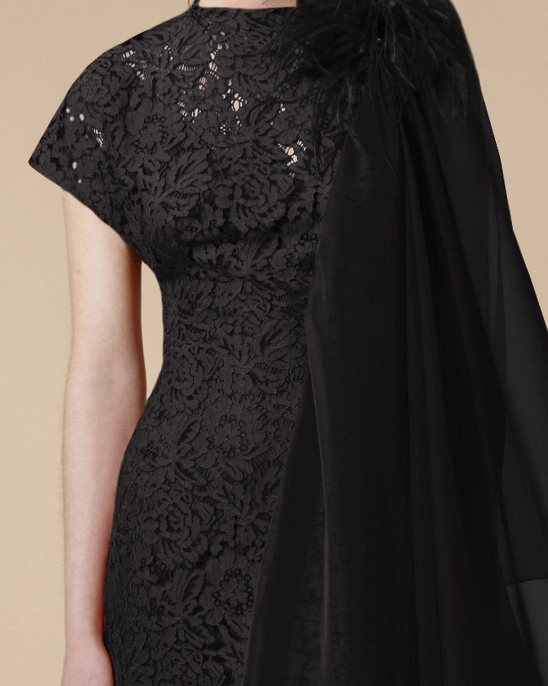 Feather and Chiffon Fitted Black Dress - FOSTANI